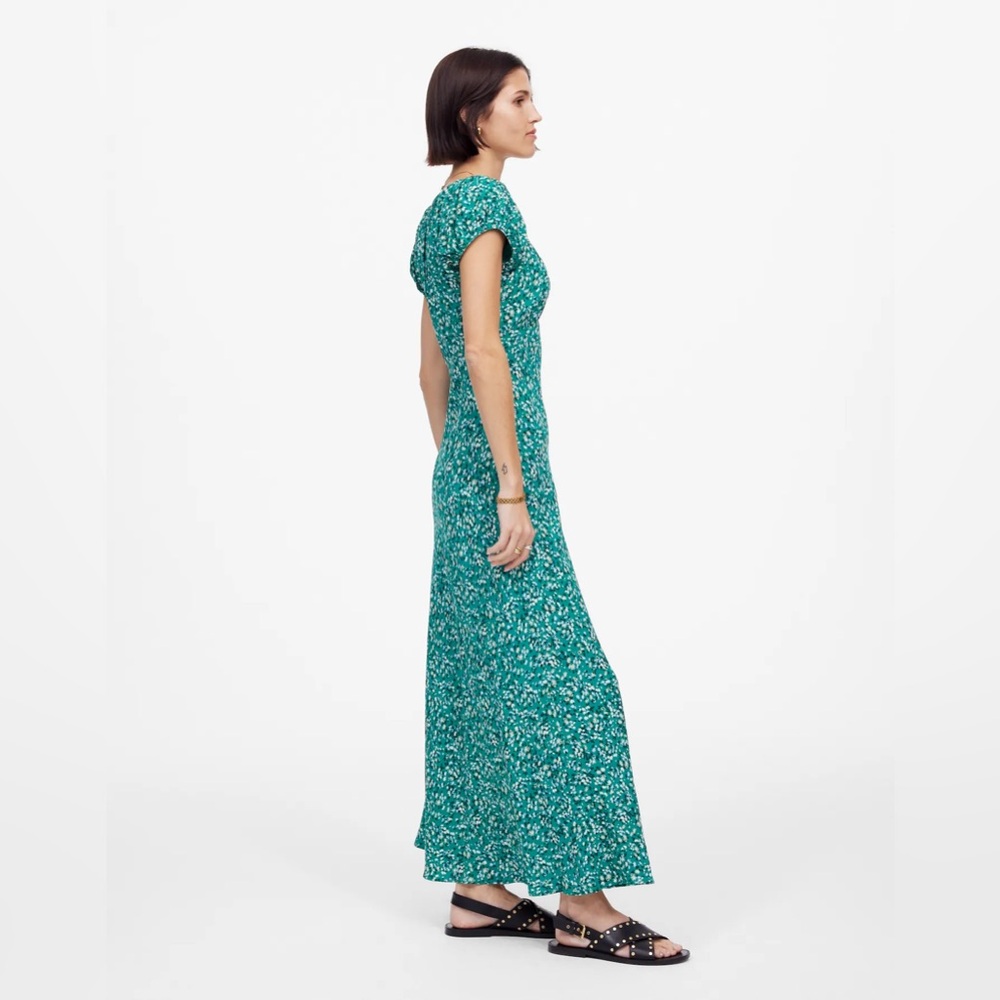 NWT MaRuched Scoopneck Midi Dress Green Floral Sz 10 bottom 8” shredded dress - Picture 3 of 13